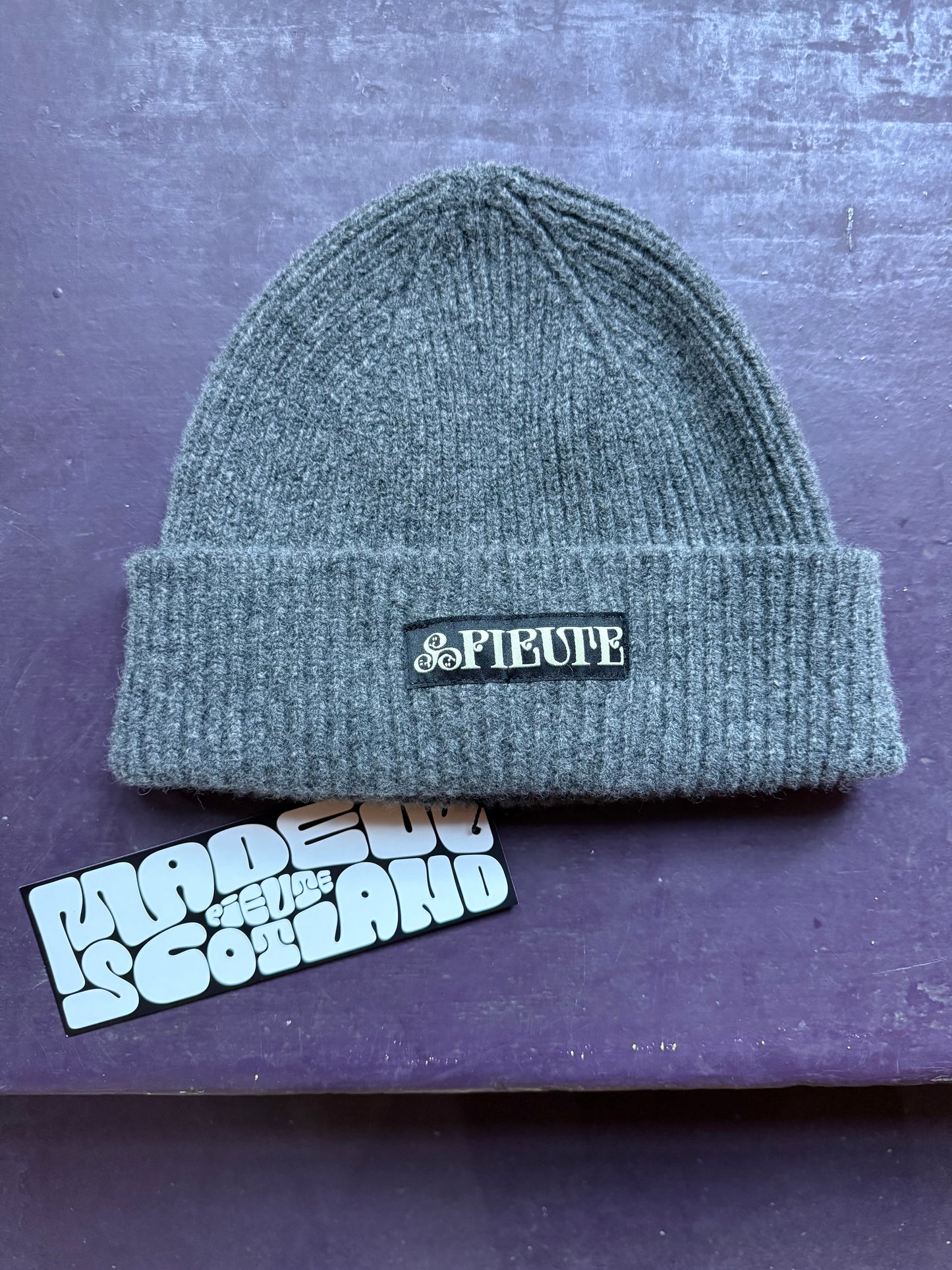 Clyde Hat - Cliff