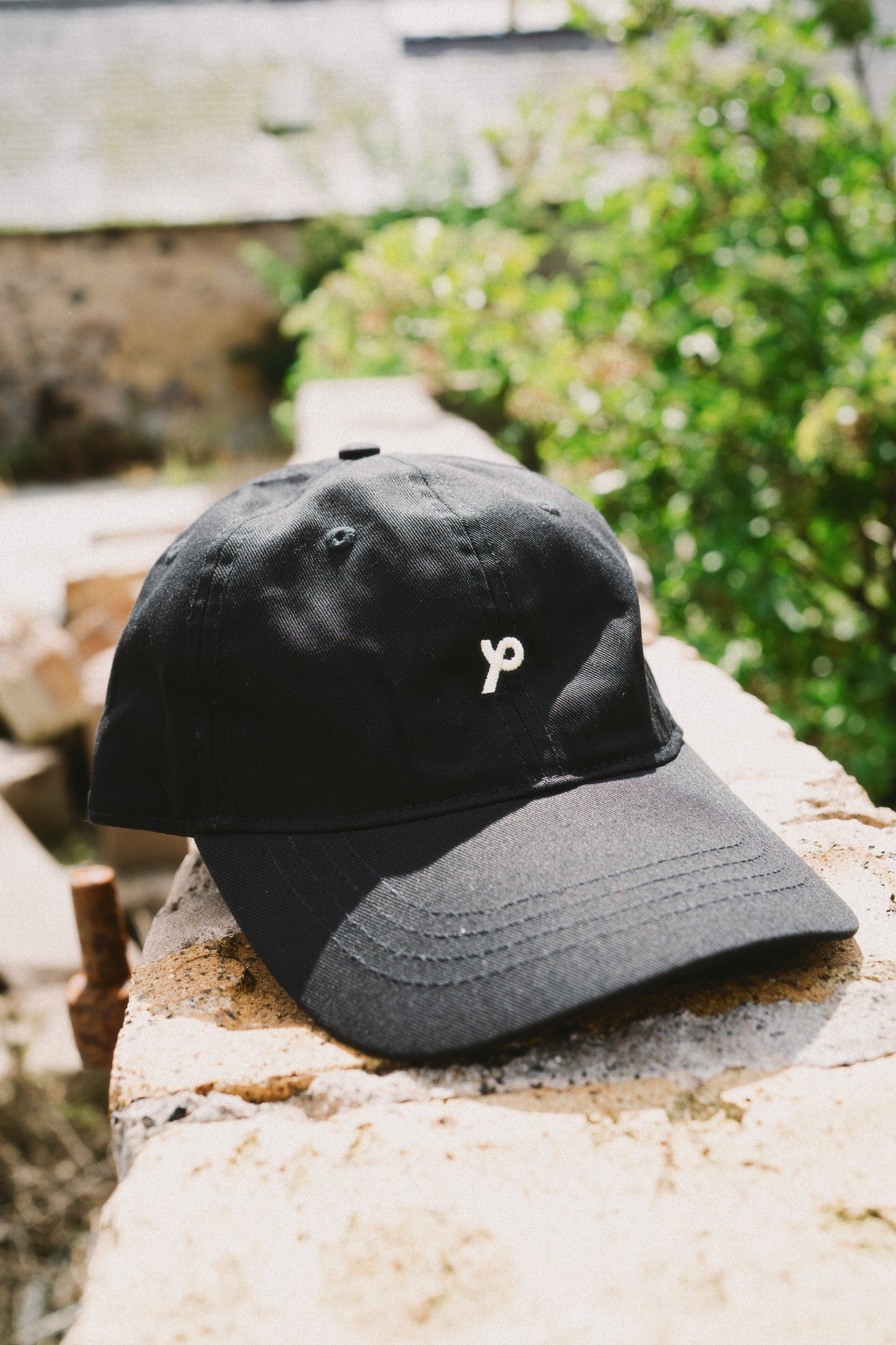 Emblem Dadcap Black